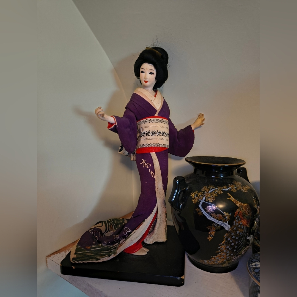 Geisha Figurine